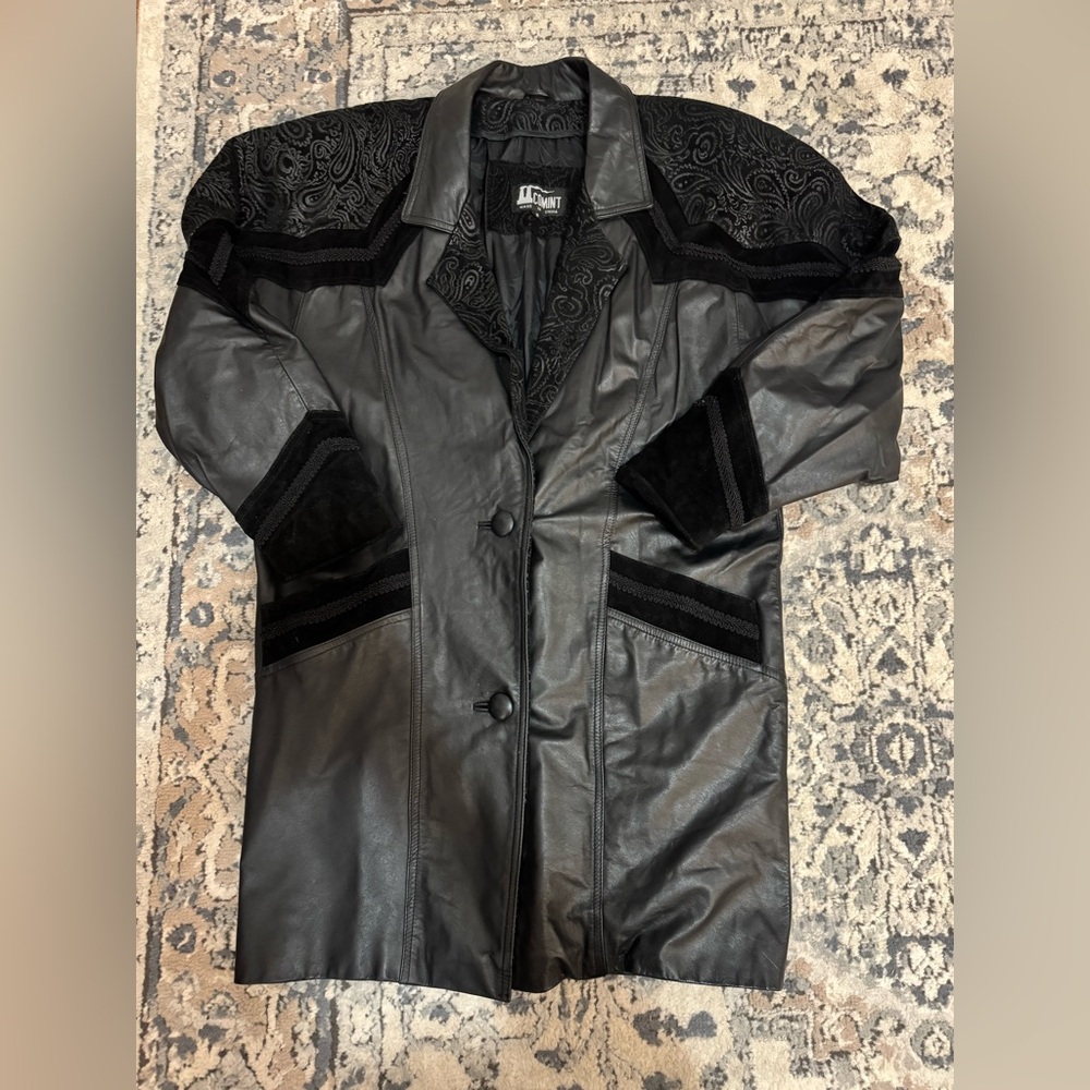 BLACK AND VELVET VINTAGE LEATHER JACKET